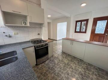 Casa de 3 ambientes, Villa Urquiza · Preciosa Casa Totalmente Reciclada a Nuevo! Garage. Terraza. Apta Uso Profesional o Comercial.