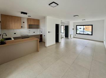 Casa · 110m² · 4 Ambientes · Casa Docta Av