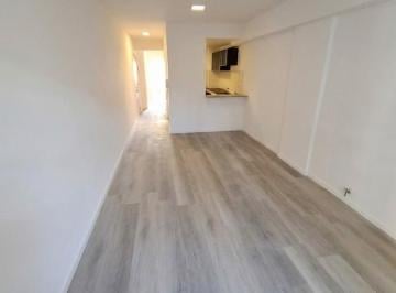 Departamento · 78m² · 4 Ambientes · 1 Cochera · Venta - Departamento Dos Dorm. con Cochera - Abasto