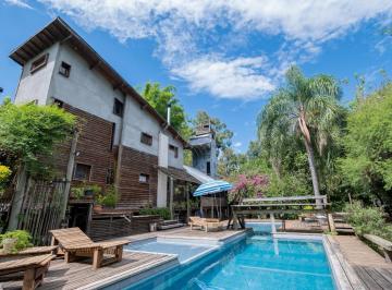 Casa · 14570m² · 10 Ambientes · Rincón