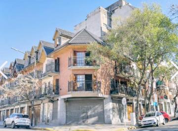 Casa · 200m² · 6 Ambientes · 2 Cocheras · Hermoso Dúplex en 3 Plantas Luminoso 6 Amb