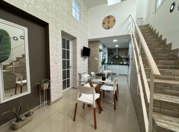 PH · 91m² · 4 Ambientes · Venta - Casa de Pasillo de 3 Dorm. con Terraza Exclusiva - Centro