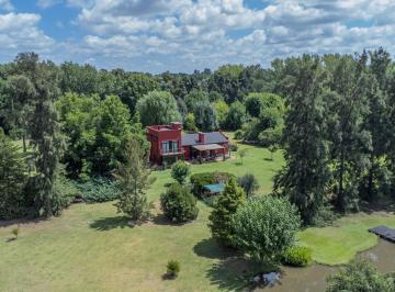 Casa · 258m² · 5 Ambientes · 3 Cocheras · Chacra en Venta en Barrio Los Pinos, Exaltación de La Cruz, Gba Norte