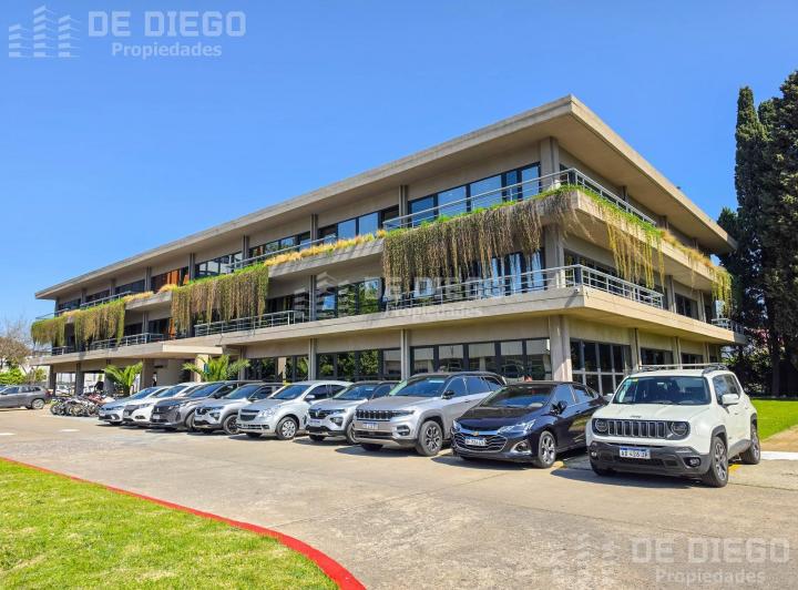 Oficina comercial · 614m² · 12 Cocheras