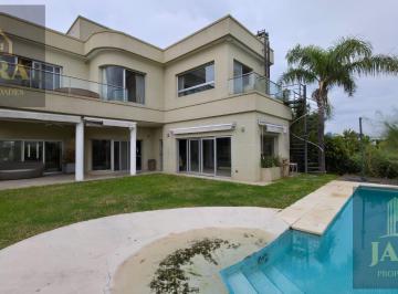 Casa · 400m² · 6 Ambientes · 2 Cocheras · Casa en Don Bosco