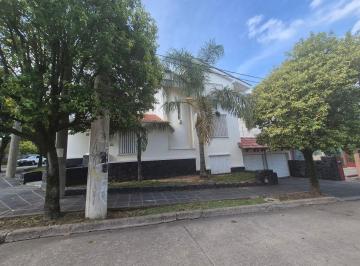 Casa · 322m² · 15 Ambientes · B° Chateau Carreras - Importante Casa - 3 Dorm - Venta