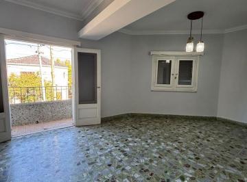 PH · 150m² · 4 Ambientes · 1 Cochera · Hermoso PH de 4 Ambientes con Cochera Cubierta