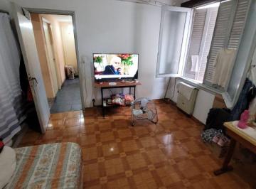 Departamento de 3 ambientes, Barracas · Departamento Tipo Casa - 1° Piso por Escalera