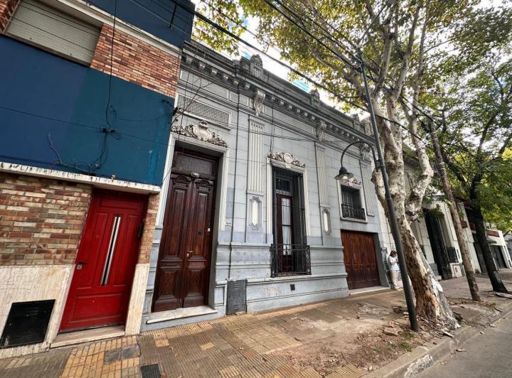 Casa · 166m² · 5 Ambientes · 1 Cochera