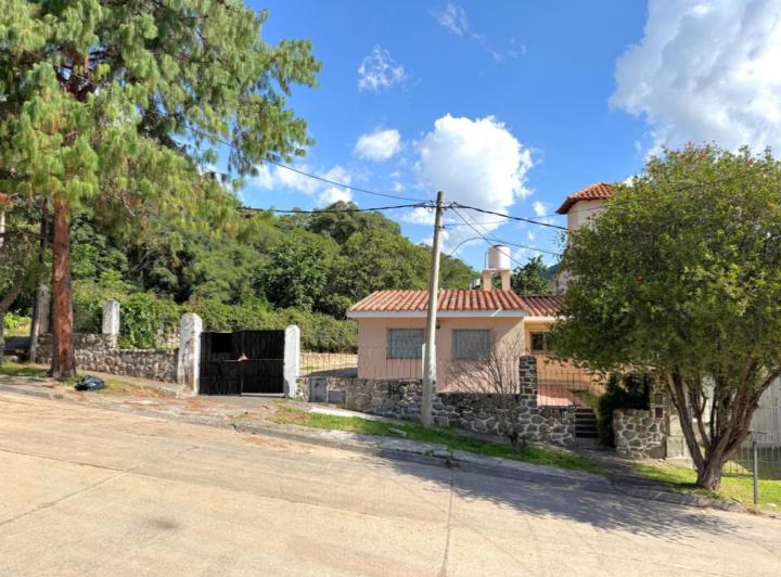 Casa · 1m² · 5 Ambientes
