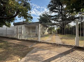 Casa · 373m² · 3 Ambientes · 2 Cocheras · Casa 3 Ambientes con Dependencia y Galpon Sobre Doble Lote en Moron Sur