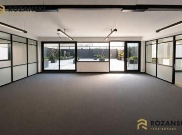 Oficina comercial · 260m² · 8 Ambientes · 3 Cocheras · Oficina en Alquiler. Piso Entero con Terraza Propia. Monserrat
