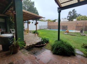 Casa de 6 ambientes, Córdoba · En Venta! B° Poeta Lugones, Hermosa Casa C/pileta