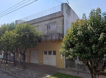 Casa · 212m² · 4 Ambientes · 2 Cocheras · Venta Departamento en Ezpeleta