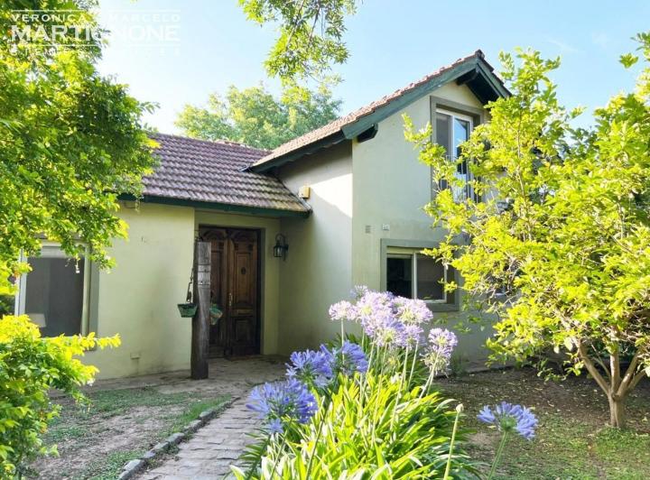 Casa · 160m² · 3 Ambientes · 4 Cocheras