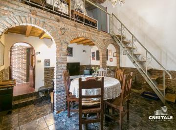 PH · 80m² · 5 Ambientes · Venta / Permuta - Casa de Pasillo con 3 Dorm., Patio y Terraza - Zona Centro, Rosario.