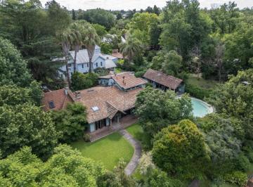 Casa · 340m² · 7 Ambientes · 8 Cocheras · Gran Oportunidad, Casa en Venta en Don Torcuato
