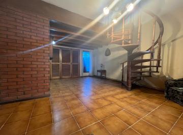 Casa · 122m² · 5 Ambientes · 2 Cocheras · Chalet en Venta 5 Ambientes con Departamento, Fondo, Pileta y Cochera en Berazategui