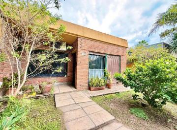 Casa de 4 ambientes, Morón · Casa con 3 Dorm. en Castelar Norte