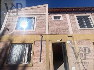 Casa · 97m² · 4 Ambientes · 1 Cochera · En Venta Casa 3 Dorm en Plottier