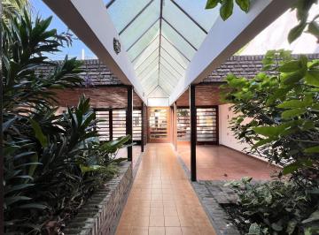 Foto · Casa en Venta en La Plata. con Pileta