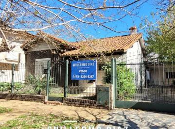Casa · 140m² · 4 Ambientes · 3 Cocheras · Casa en Alquiler (Comercial)