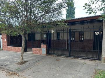 Casa de 5 ambientes, Zavalla · Casa Al Frente con Amplio Terreno