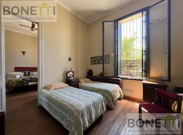 Casa · 187m² · 5 Ambientes · 2 Cocheras · Casa en Venta en General Rivas, Suipacha, Buenos Aires
