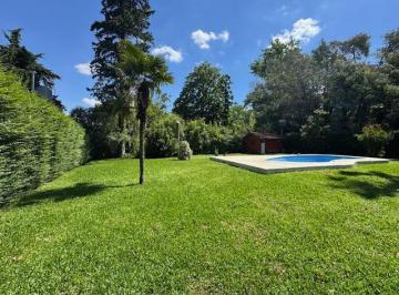 Casa · 250m² · 4 Ambientes · 4 Cocheras · Casa en Venta en Barrio Alta Vista, Escobar - 4 Ambientes