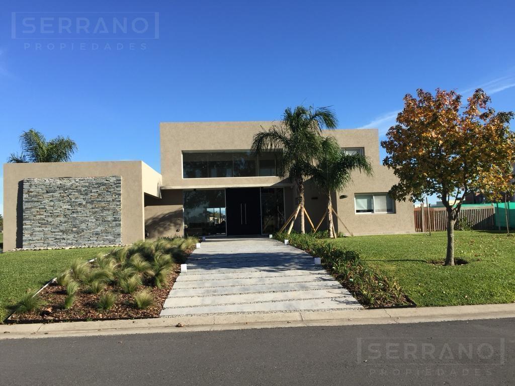 Pau. Casa en Venta de 7 Ambientes en Barrio Los Robles, Haras Santa María. Escobar