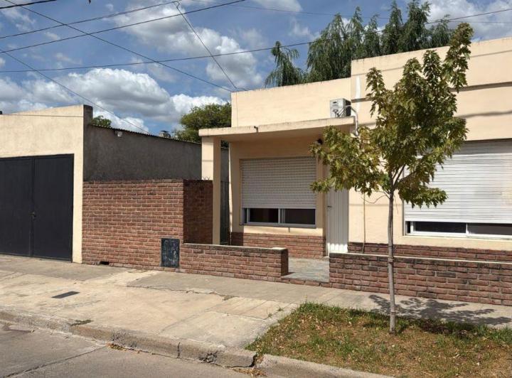 Casa · 70m² · 4 Ambientes · 1 Cochera