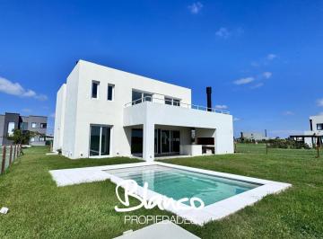 Casa · 249m² · 5 Ambientes · 2 Cocheras · Casa en Alquiler en Puertos, Barrio Riberas, Escobar, G. B. a. Zona Norte