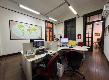 Oficina comercial · 190m² · 7 Ambientes · Oficina en P. a con 5 Privados Sala de Reuniones y Terraza Exclusiva