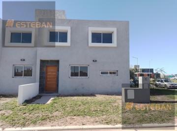 Casa · 60m² · 5 Ambientes · Alquiler Duplex - Barrio San Ignacio Village de Manantiales