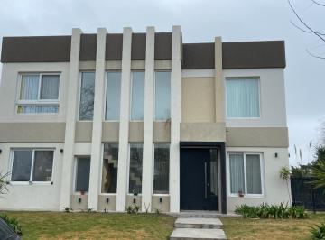Casa · 274m² · 5 Ambientes · 2 Cocheras · El Canton Casa a La Laguna