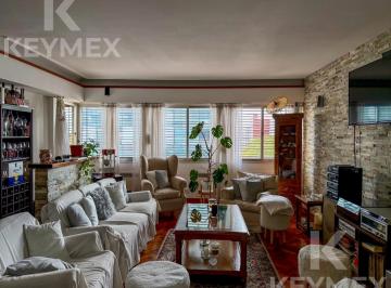 Casa · 193m² · 8 Ambientes · 1 Cochera · Departamento en Venta 4 Dorm. La Plata de Categoria