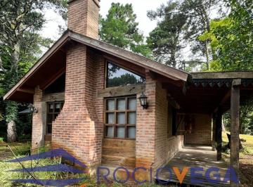 Casa · 95m² · 4 Ambientes · 1 Cochera · Casa a La Venta en Costa del Este