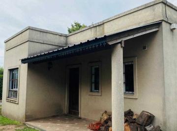Casa · 130m² · 4 Ambientes · 3 Cocheras · Casa a La Venta en Lujan