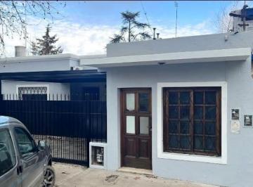 Casa · 140m² · 3 Ambientes · 2 Cocheras · Casa a La Venta en Pilar Centro