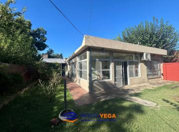 Casa · 150m² · 5 Ambientes · 1 Cochera · Casa en Venta en Moreno