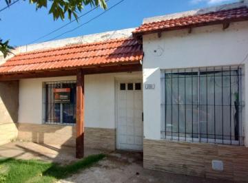 Casa de 3 ambientes, Bahía Blanca · Casa a Restaurar en Venta en Barrio Grünbein