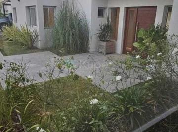 Casa · 180m² · 5 Ambientes · 1 Cochera · Casa Chalet en Venta en San Rafael, Villanueva, Tigre
