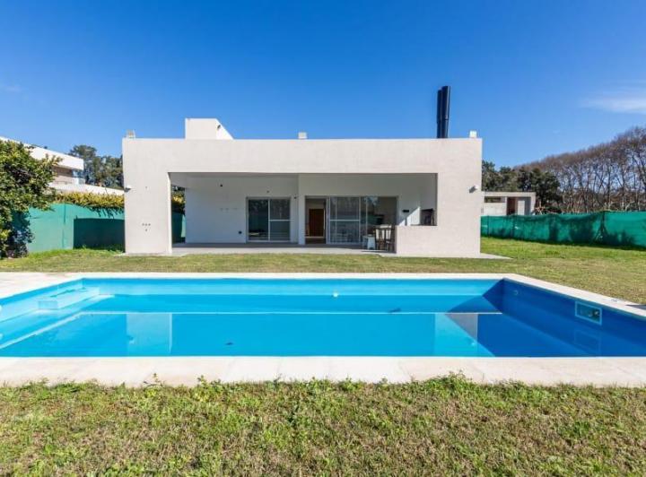 Casa · 161m² · 5 Ambientes · 2 Cocheras