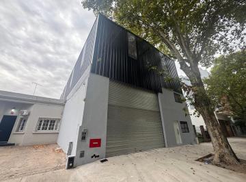 Bodega-Galpón · 800m² · Depósito en Alquiler en Villa Urquiza