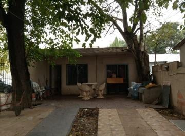 Casa · 105m² · 3 Ambientes · Casa en Alquiler Muy Amplia!