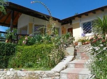 Casa · 180m² · 5 Ambientes · 1 Cochera · Venta Casa Huerta Grande Cordoba