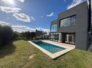 Casa de 6 ambientes, Pilar · Casa en Venta Moderna de 5 Dorm. y Pileta. Barrio San Ramón. Pilar