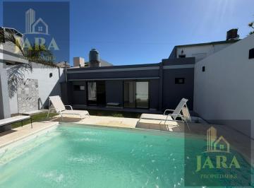 Casa · 237m² · 4 Ambientes · 1 Cochera · Casa en Don Bosco