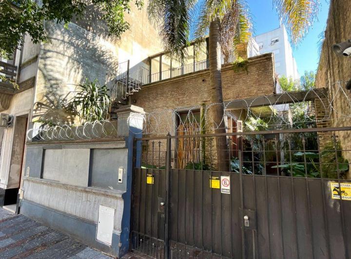 Casa · 260m² · 7 Ambientes · 2 Cocheras