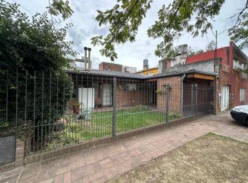 Casa · 103m² · 3 Ambientes · 1 Cochera · Casa en Centro (Moreno)